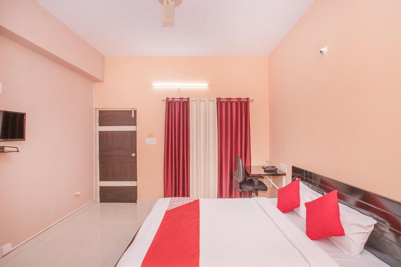 Oyo 24069 Flagship Aaira Inn Bangalore Buitenkant foto